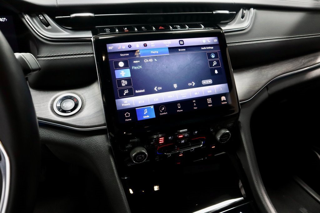 Used 2022 Jeep Grand Cherokee Overland w/ Luxury Tech Group IV image 35