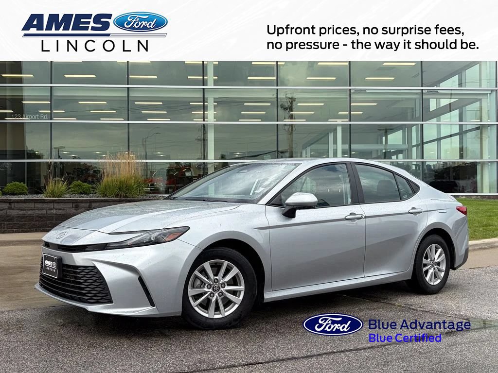Used 2025 Toyota Camry LE FWD image 1