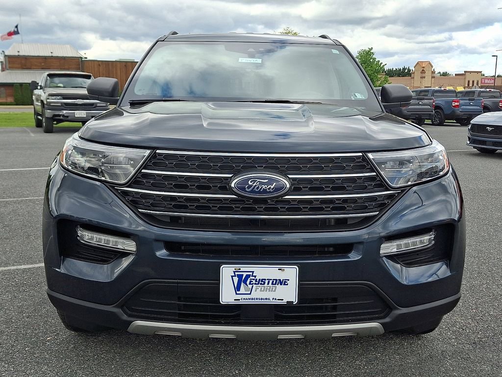 Certified 2023 Ford Explorer XLT w/ Equipment Group 202A AWD/4WD image 2