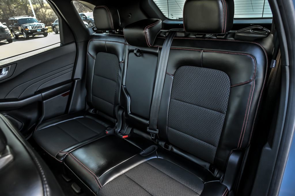 Certified 2024 Ford Escape ST-Line w/ Tech Pack #1 image 18
