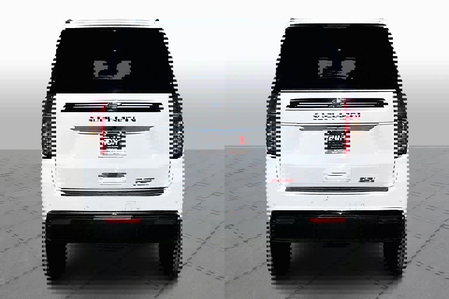 Used 2024 Chevrolet Suburban RST image 3