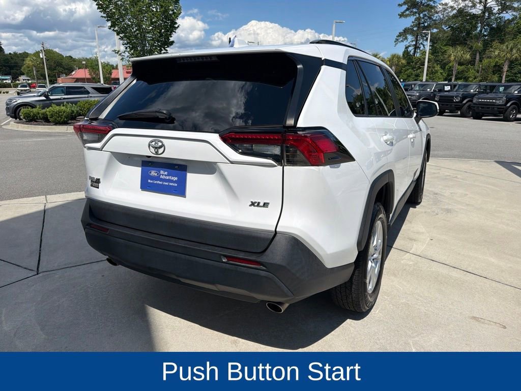 Used 2021 Toyota RAV4 XLE w/ Convenience Package FWD image 9
