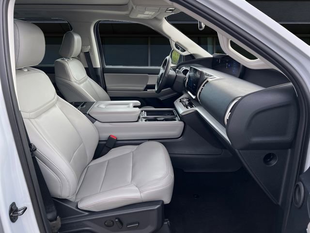 Certified 2025 Ford Expedition Active AWD/4WD image 15
