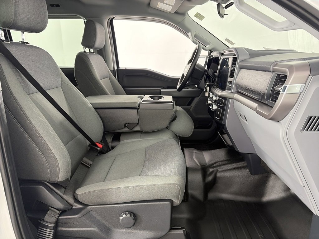 Certified 2025 Ford F150 XLT w/ Equipment Group 301A Standard image 30