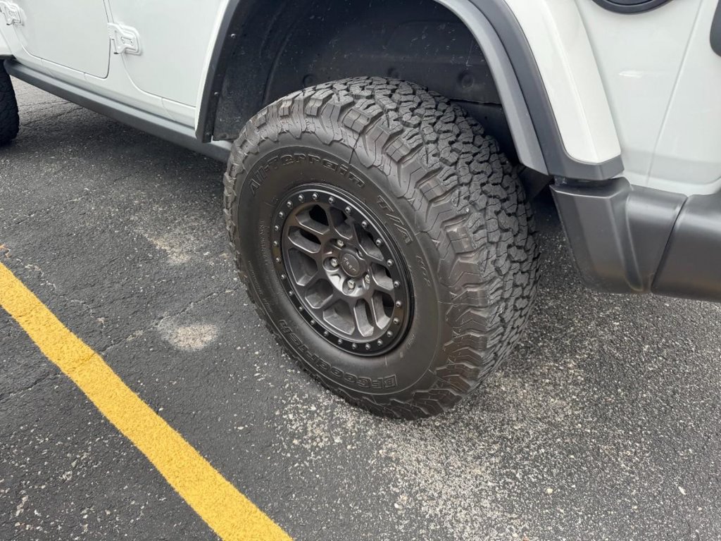 Used 2022 Jeep Wrangler Unlimited Rubicon w/ Xtreme Recon 35" Tire Package AWD/4WD image 6