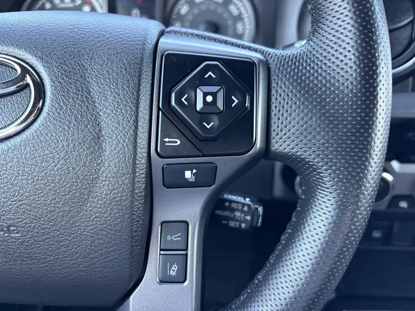 Used 2023 Toyota Tacoma TRD Off-Road AWD/4WD image 22