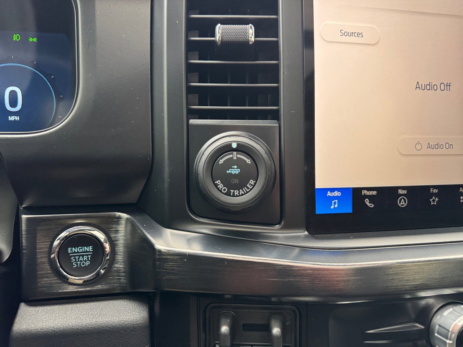 Certified 2025 Ford F250 Lariat w/ Lariat Ultimate Package image 26