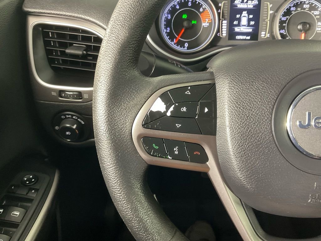 Used 2019 Jeep Cherokee Latitude w/ Popular Appearance Group image 22