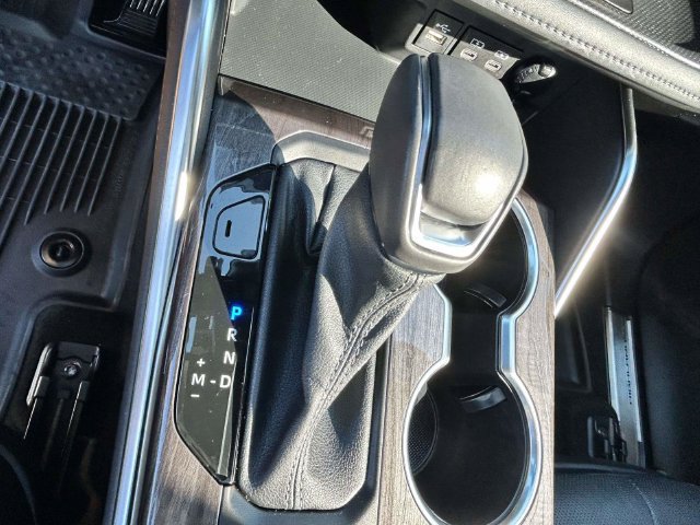 Used 2023 Toyota Highlander Platinum FWD image 27