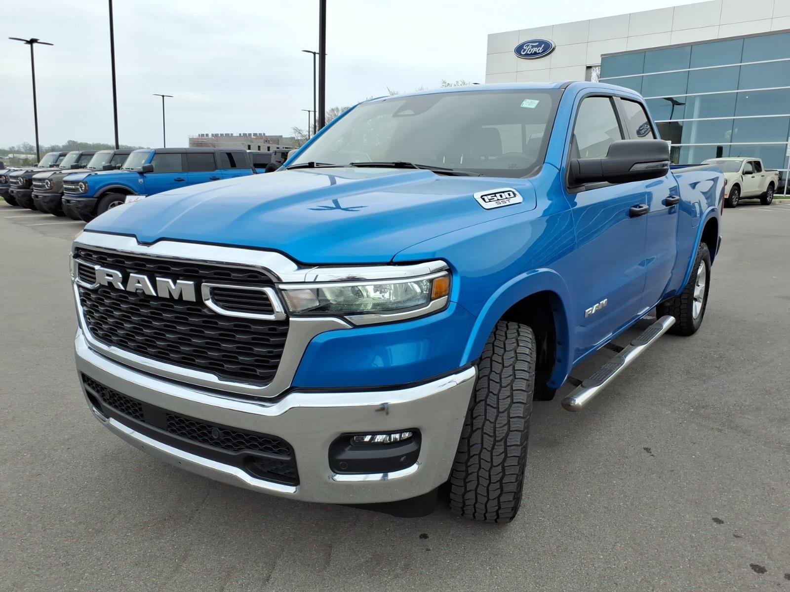 Used 2025 RAM 1500 Big Horn AWD/4WD image 7
