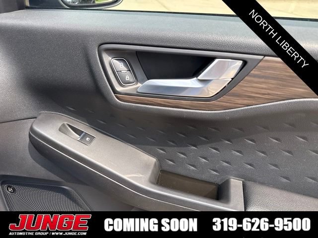 Certified 2020 Ford Escape Titanium AWD/4WD image 25
