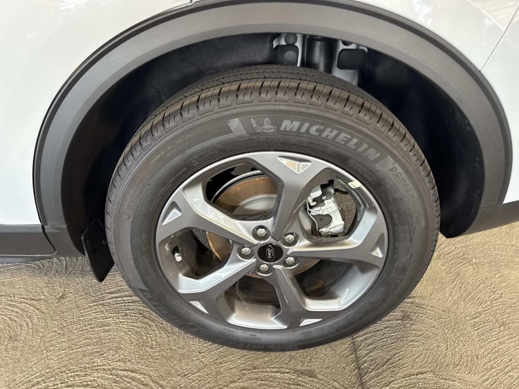 Certified 2025 Ford Escape ST-Line image 9