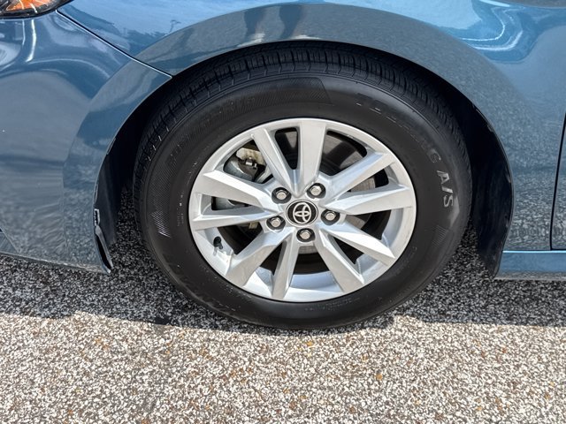 Used 2025 Toyota Camry LE FWD image 9