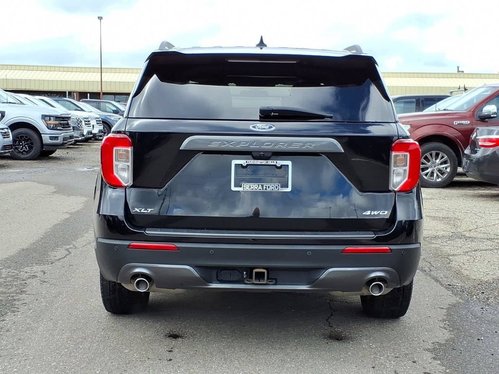 Certified 2023 Ford Explorer XLT w/ Equipment Group 202A AWD/4WD image 4