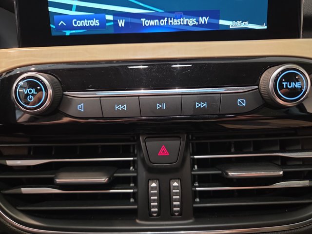 Certified 2022 Ford Escape Titanium w/ Titanium Elite Package AWD/4WD image 24