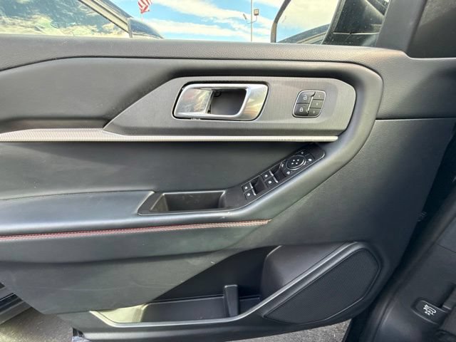 Certified 2025 Ford Explorer ST-Line w/ Premium Package AWD/4WD image 25