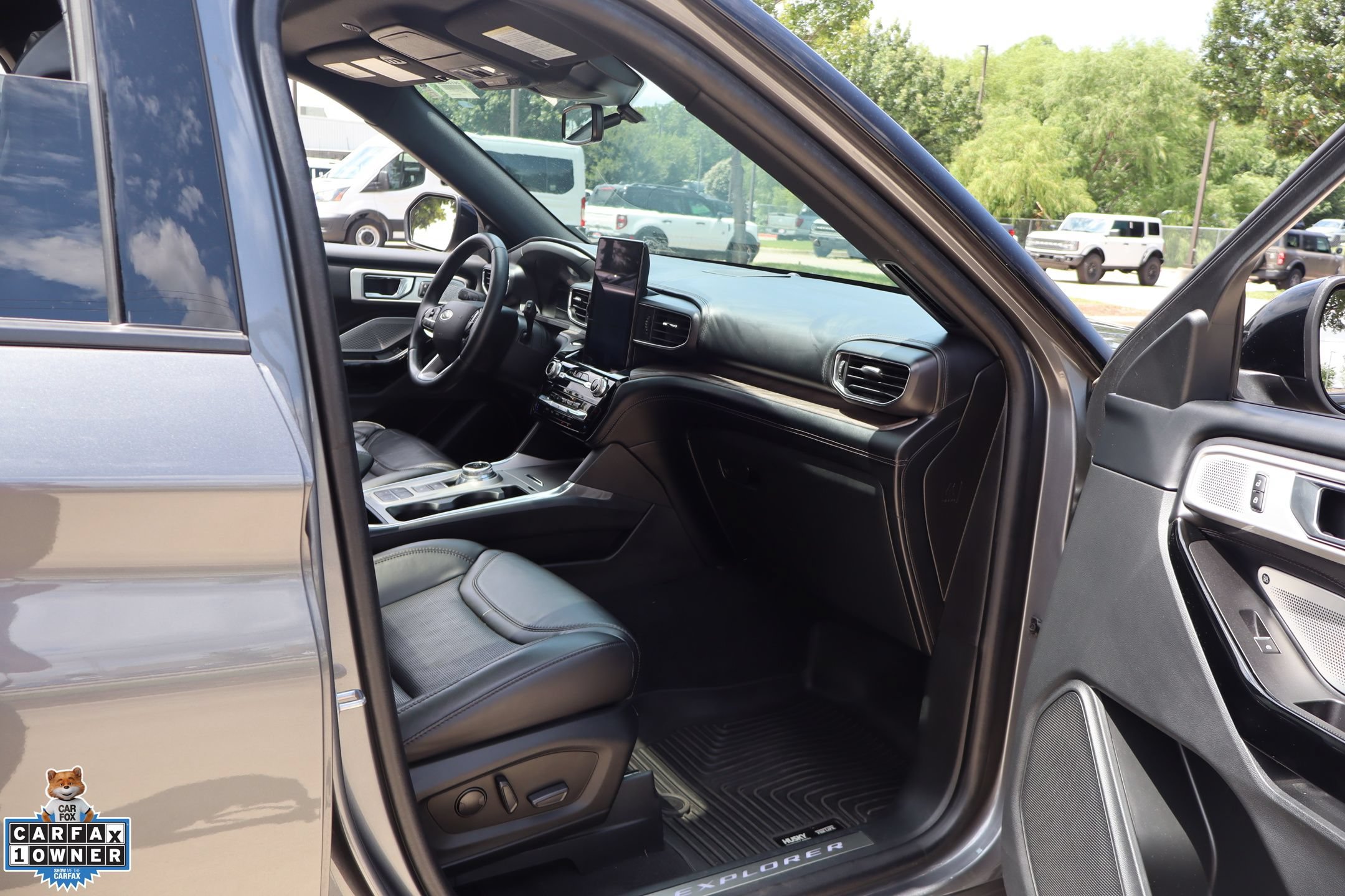 Certified 2022 Ford Explorer Platinum w/ Equipment Group 601A RWD image 32