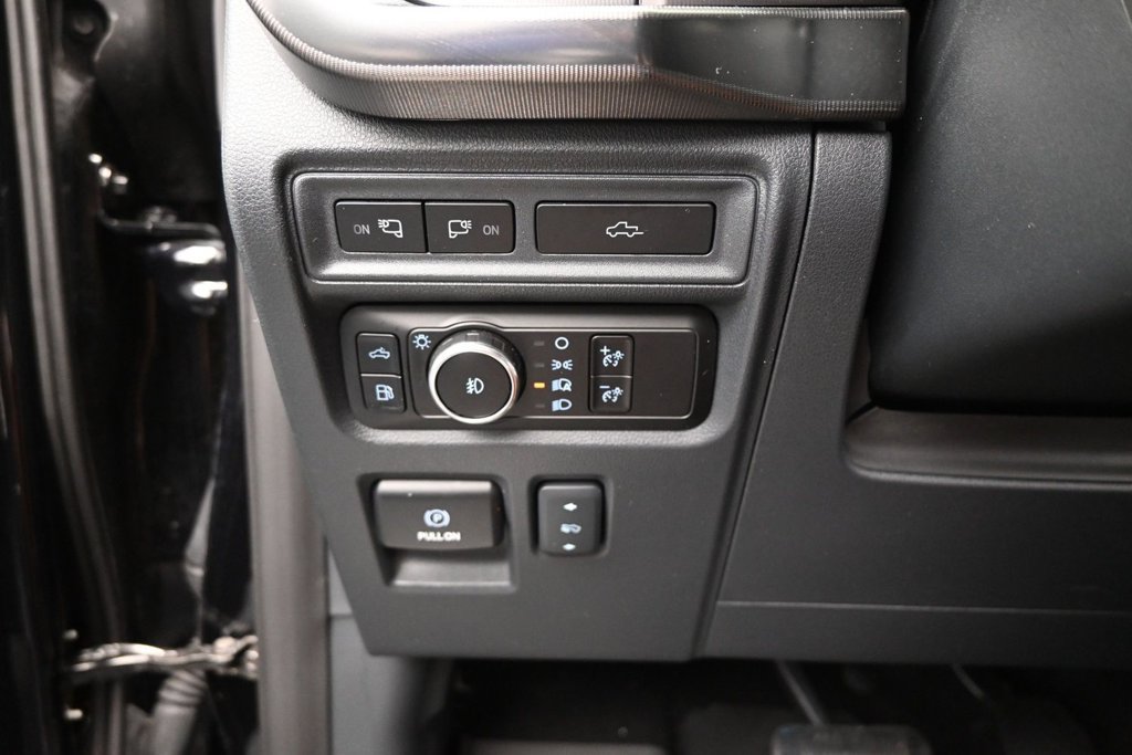 Certified 2024 Ford F150 Platinum w/ FX4 Off-Road Package AWD/4WD image 16