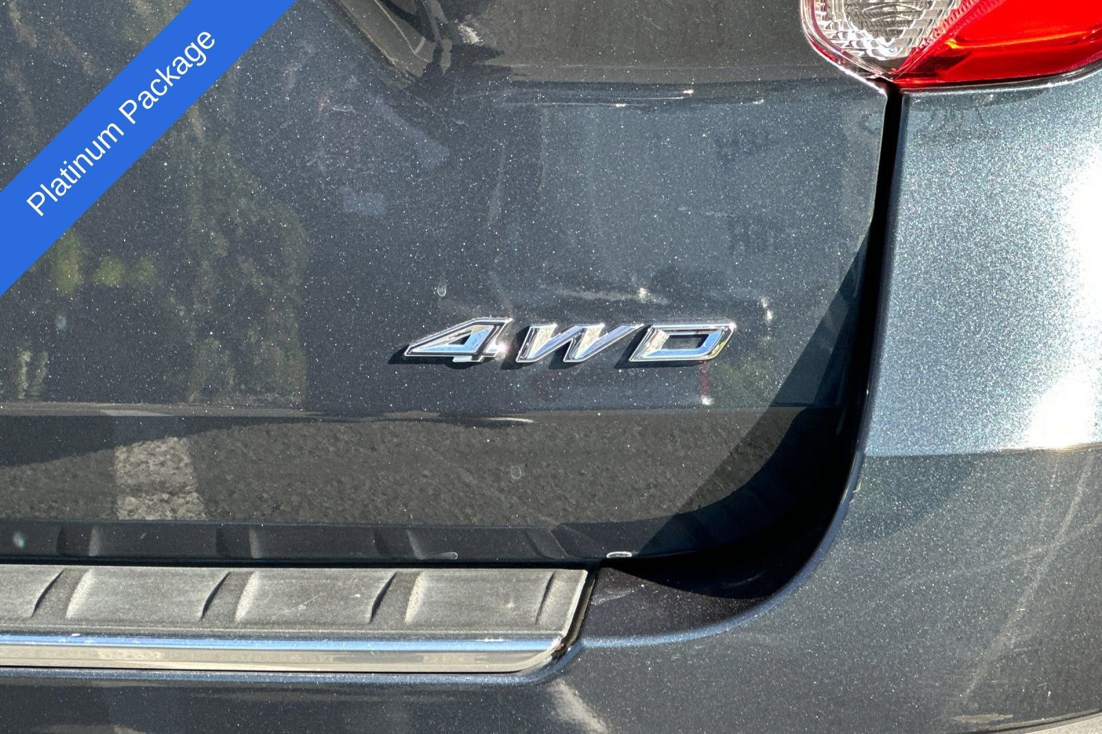 Certified 2022 Ford Explorer Platinum w/ Equipment Group 601A image 28