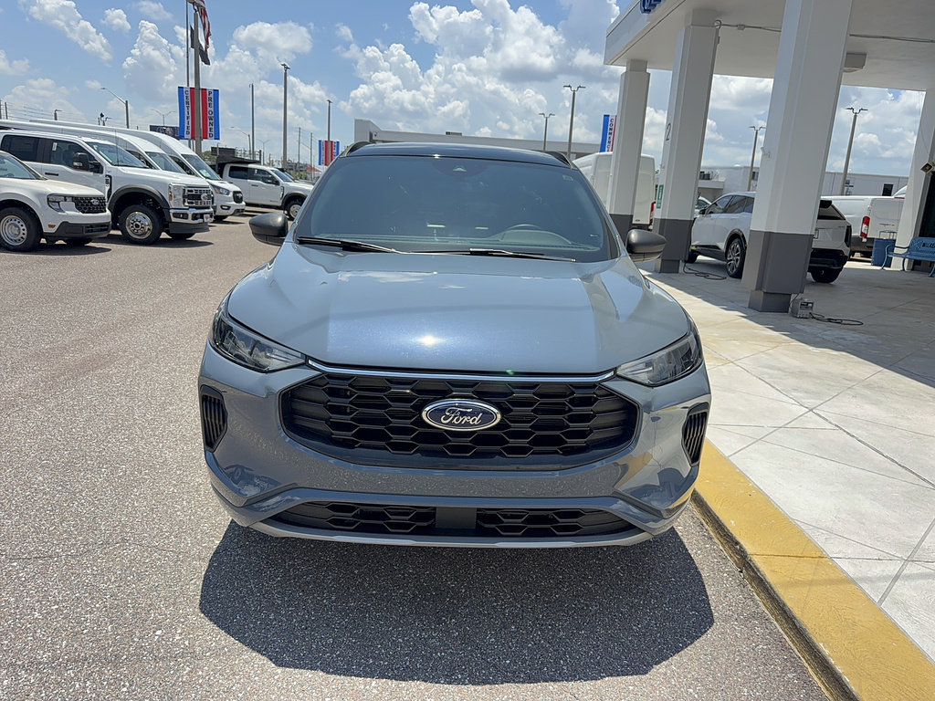 Certified 2023 Ford Escape ST-Line w/ Tech Pack #1 AWD/4WD image 3