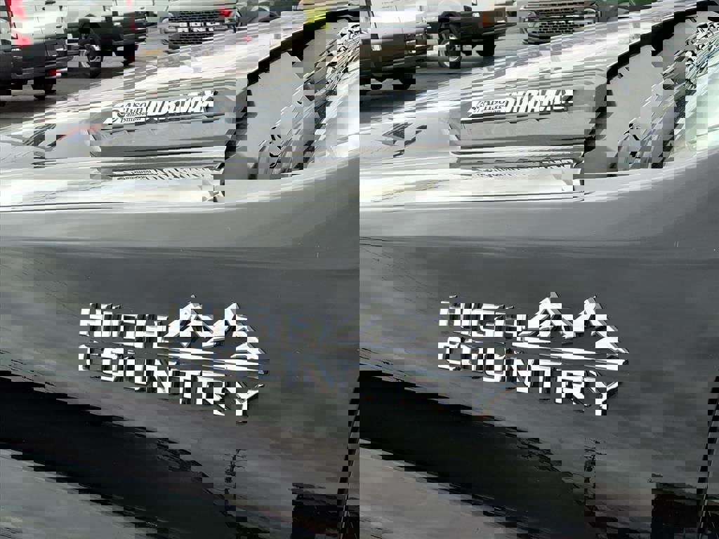 Used 2021 Chevrolet Silverado 3500 High Country w/ LPO, Hitch Package image 10