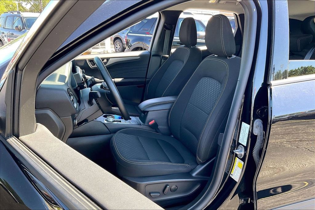 Certified 2024 Ford Escape Active AWD/4WD image 24