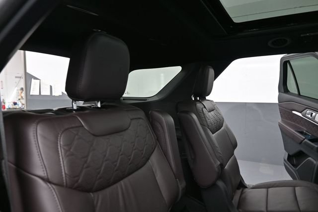 Certified 2025 Ford Explorer Platinum w/ Ultimate Package AWD/4WD image 28