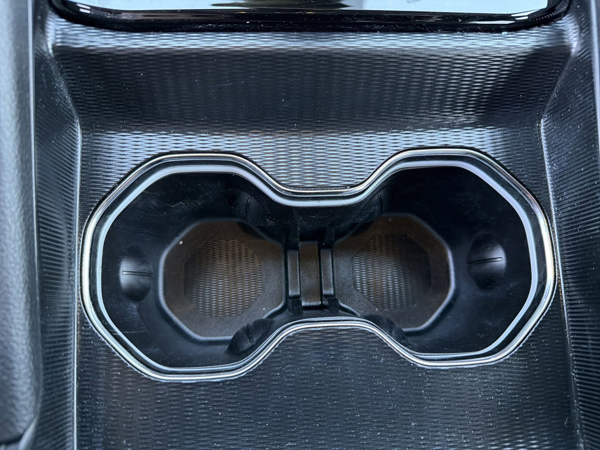 Used 2025 Jeep Grand Cherokee Altitude image 9