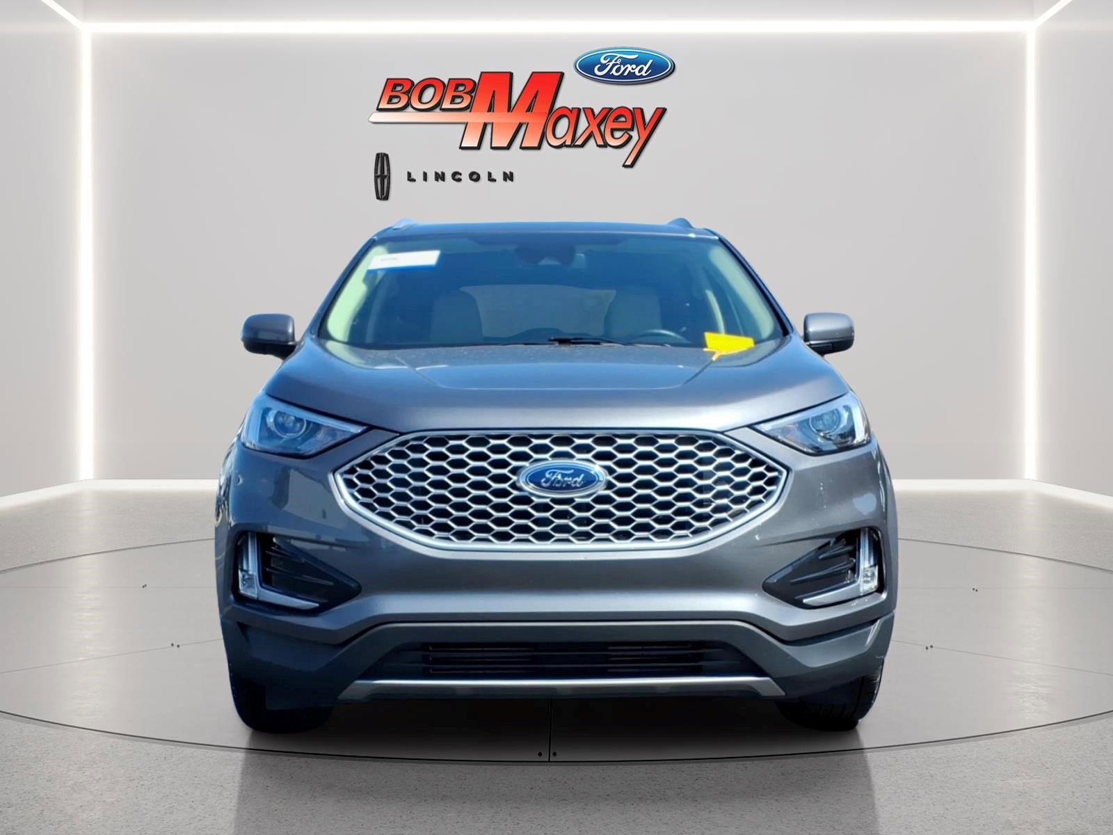 Certified 2024 Ford Edge SEL w/ Convenience Package AWD/4WD image 2