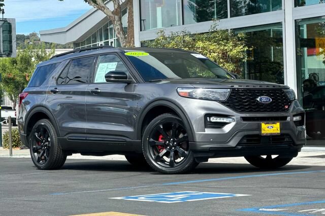 Certified 2024 Ford Explorer ST w/ Equipment Group 401A AWD/4WD image 2