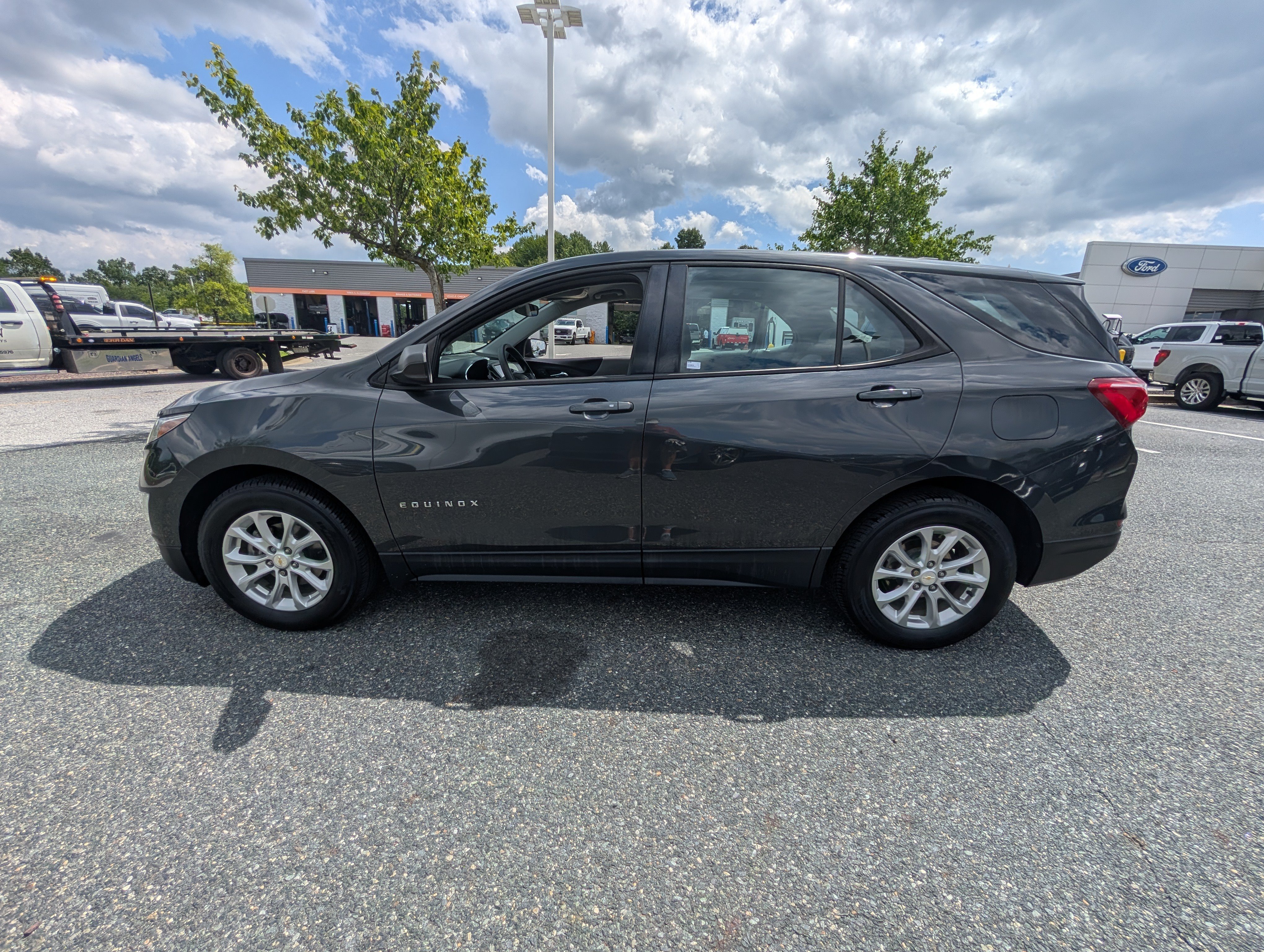 Used 2018 Chevrolet Equinox LS FWD image 6