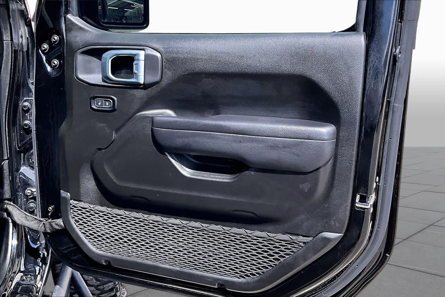 Used 2024 Jeep Gladiator Sport AWD/4WD image 24