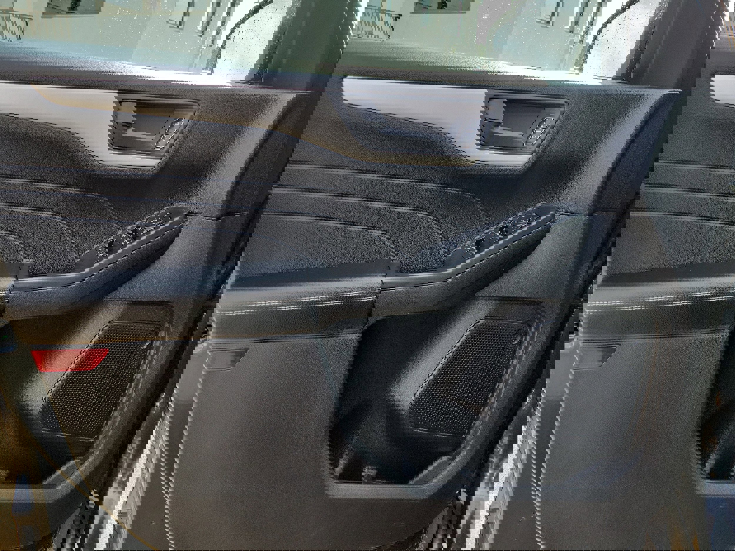 Certified 2022 Ford Escape SE w/ Cold Weather Package image 17