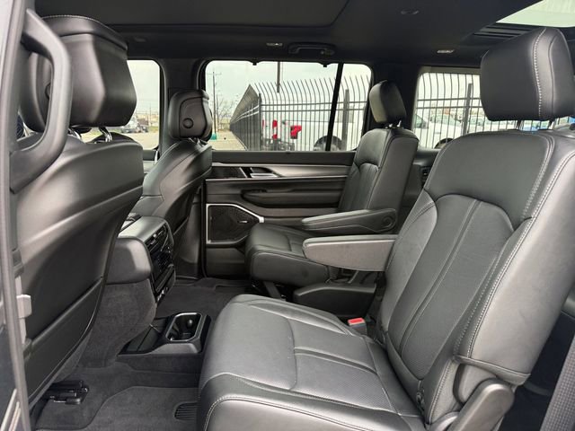 Used 2025 Jeep Wagoneer Series II w/ Convenience Group I image 10