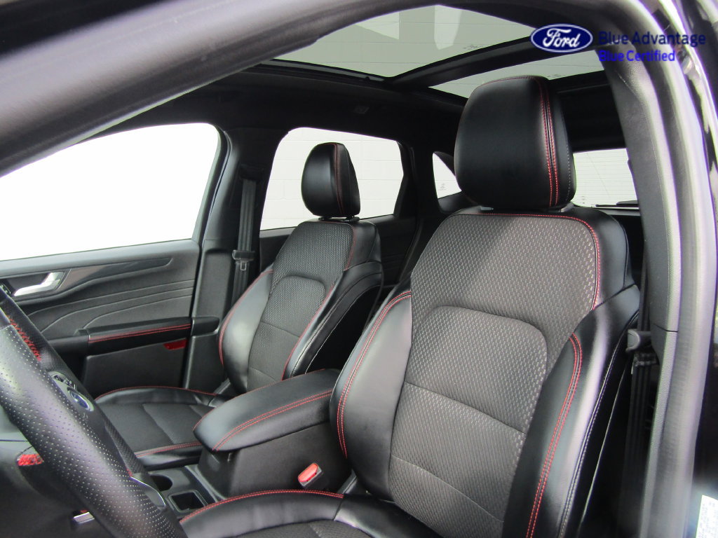 Certified 2024 Ford Escape ST-Line w/ Tech Pack #1 AWD/4WD image 3