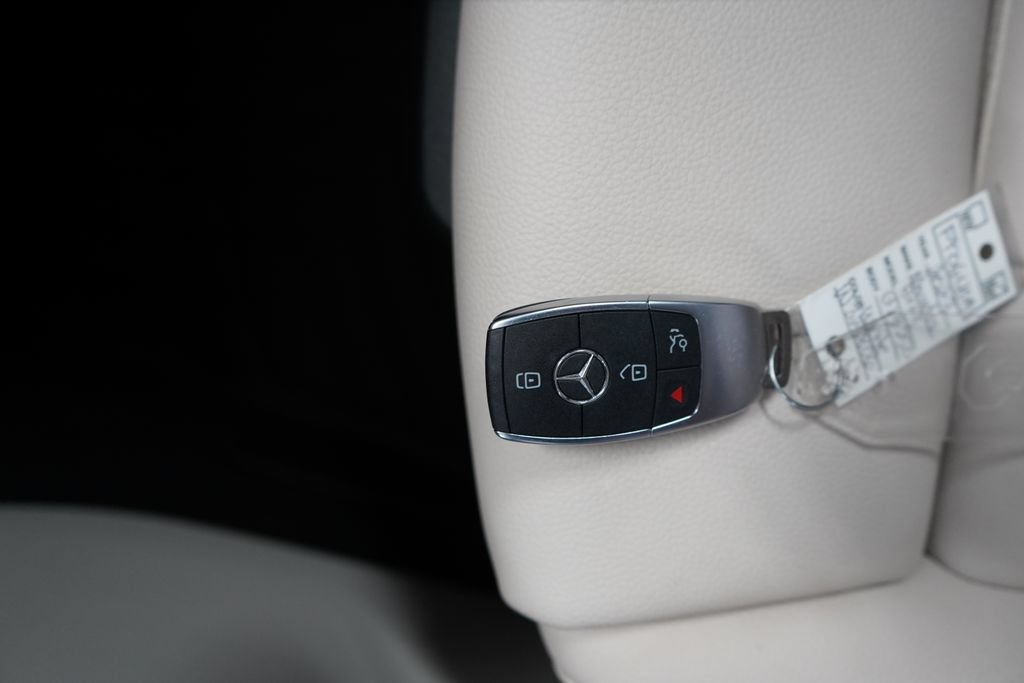 Used 2023 Mercedes-Benz GLB 250 4MATIC image 42