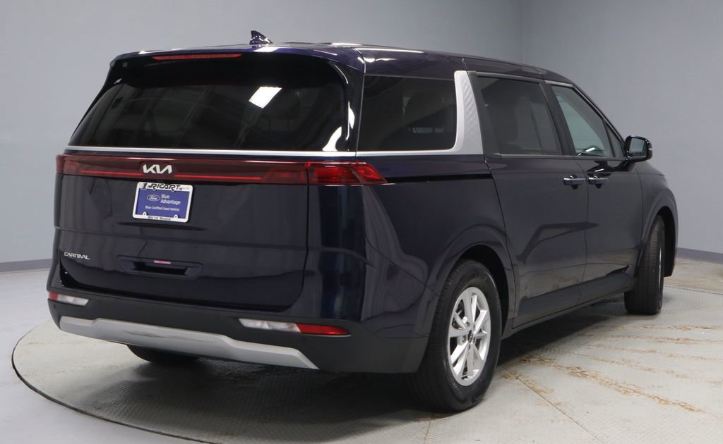 Used 2024 Kia Carnival LX FWD image 10