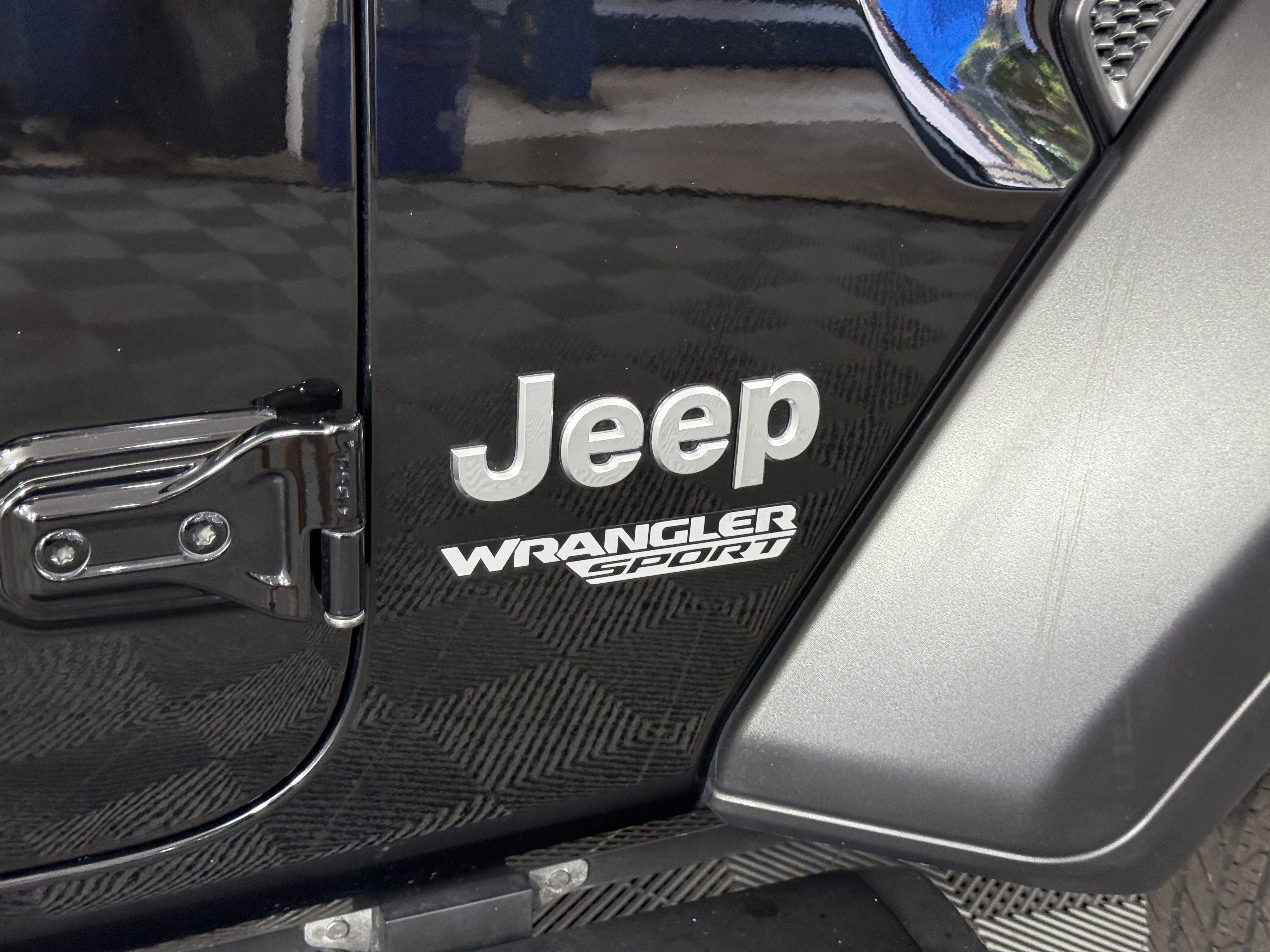 Used 2018 Jeep Wrangler Sport AWD/4WD image 9