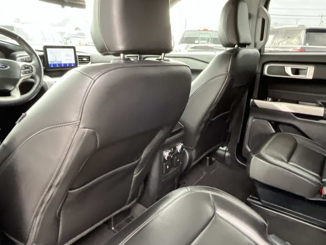 Certified 2022 Ford Explorer XLT w/ Equipment Group 202A RWD image 26