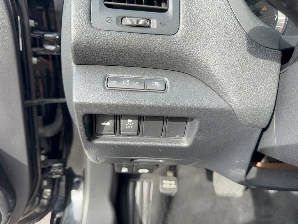 Used 2017 Nissan Altima 2.5 SR w/ Midnight Edition Package image 25