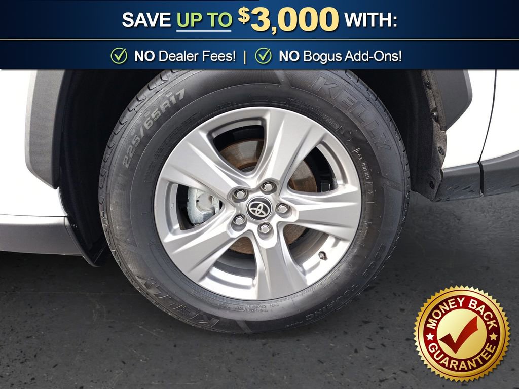 Used 2025 Toyota RAV4 XLE FWD image 13