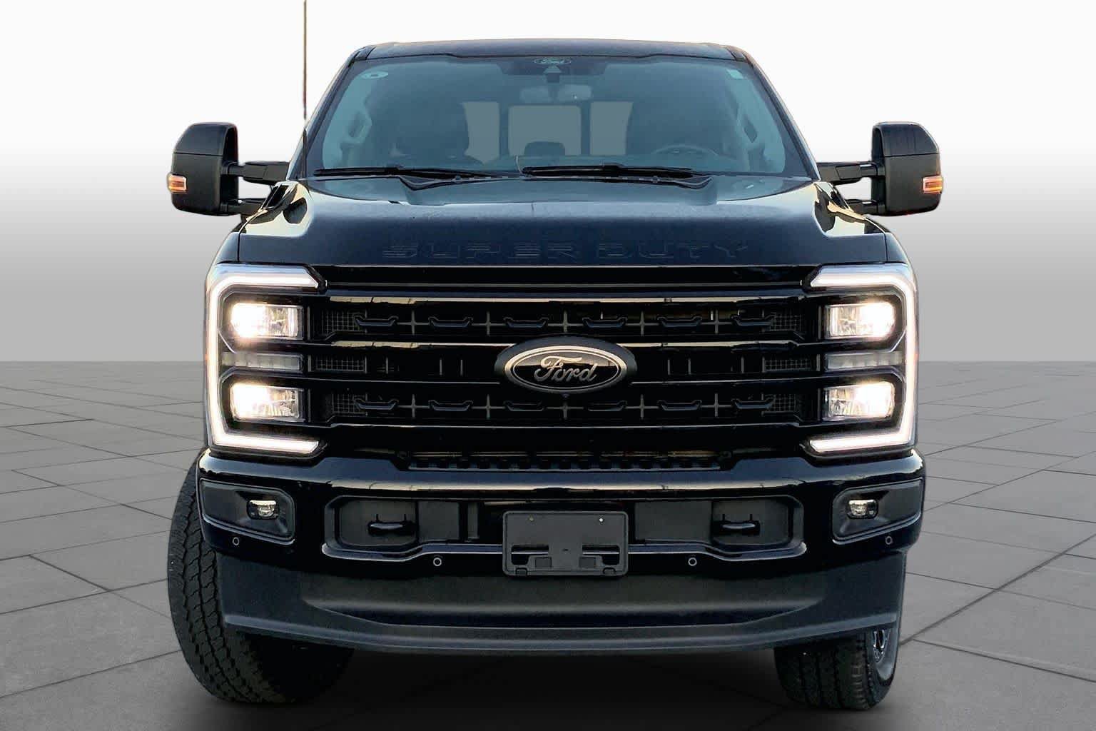 Certified 2024 Ford F250 Lariat w/ Lariat Ultimate Package AWD/4WD image 4