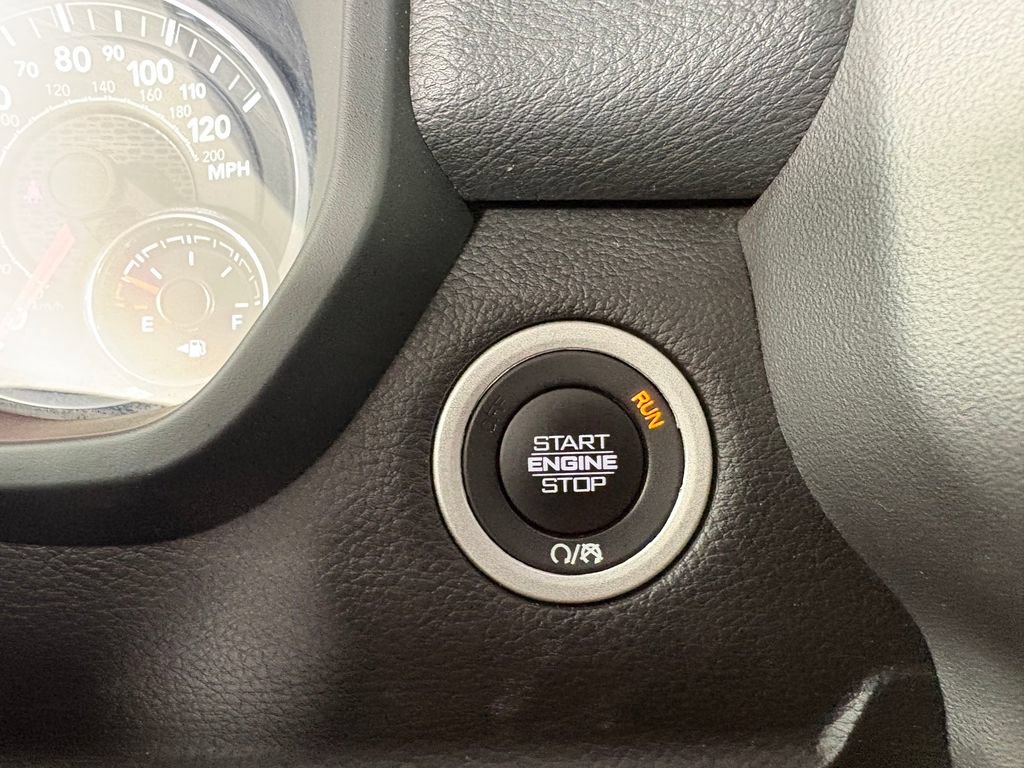 Used 2025 RAM 1500 Laramie AWD/4WD image 22