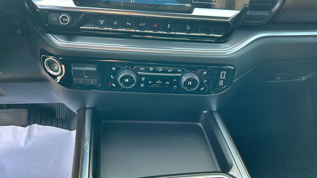 Used 2025 Chevrolet Silverado 3500 High Country w/ High Country Premium Package image 21