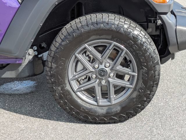 Used 2026 Jeep Wrangler Sport AWD/4WD image 12