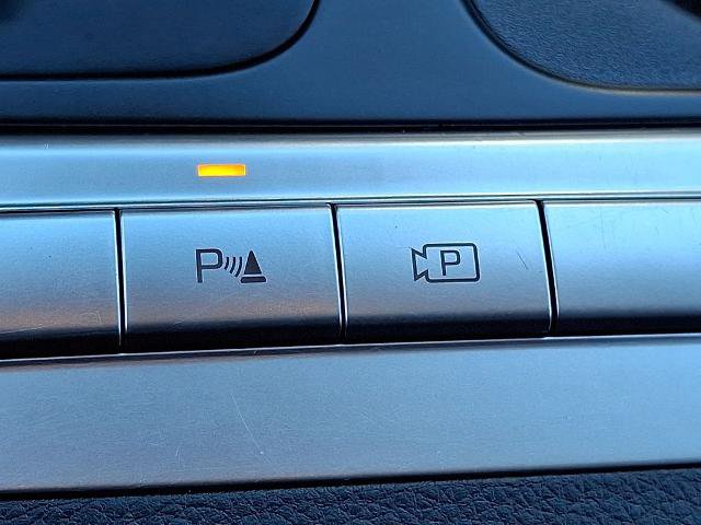 Used 2025 Kia Carnival FWD image 27