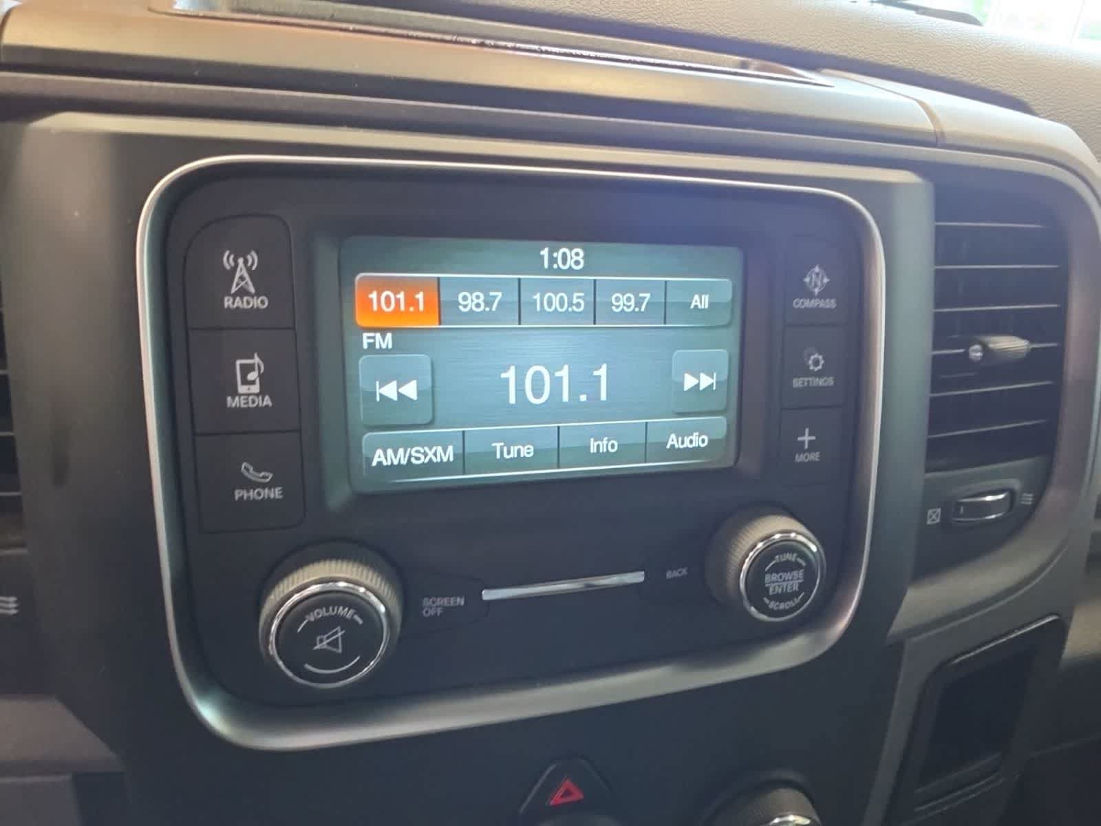 Used 2017 RAM 1500 Express AWD/4WD image 26