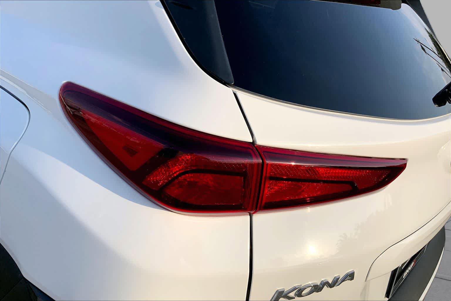 Used 2022 Hyundai Kona SEL FWD image 29