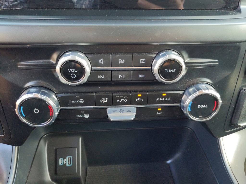 Certified 2024 Ford F150 XLT w/ XLT Black Appearance Package image 23