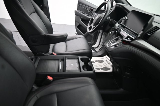 Used 2025 Honda Odyssey Sport-L image 16